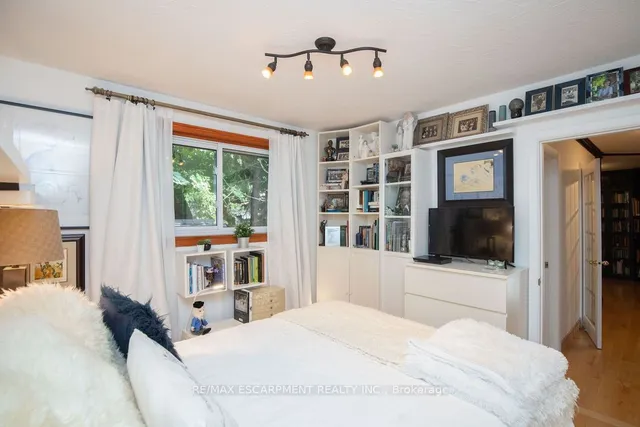 Additional image 23 of 341 Clarendon Dr