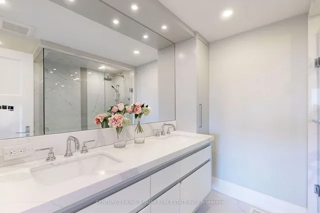 Additional image 25 of 3052 Bayview Ave