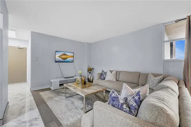 Additional image 8 of 975 Warwick Crt Unit 1107