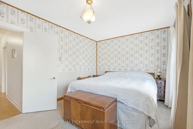 Additional image 16 of 528 Hughson St