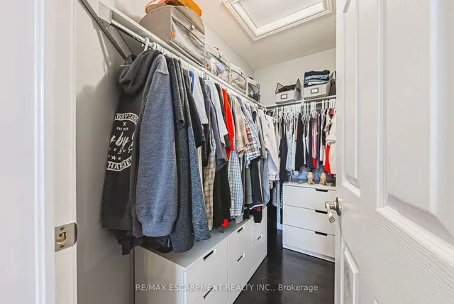 Additional image 28 of 48 Madonna Dr