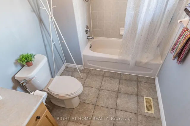 Additional image 27 of 64 Solsbury Cres