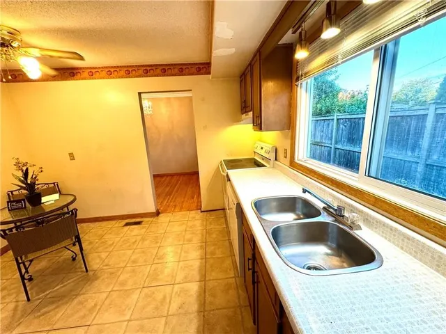 Additional image 12 of 4006 FLEMISH Dr