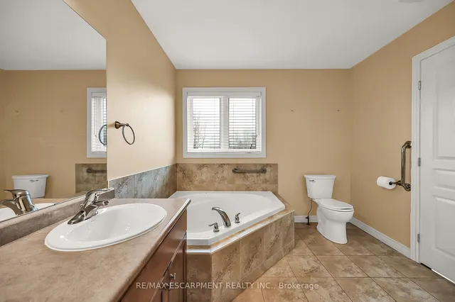 Additional image 22 of 61 Waterford Cres