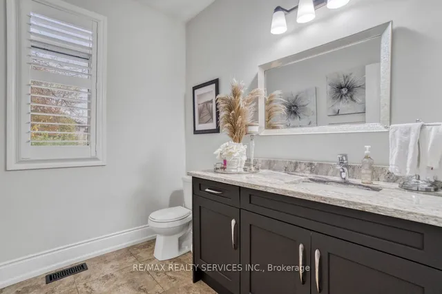 Additional image 17 of 958 Beach Blvd