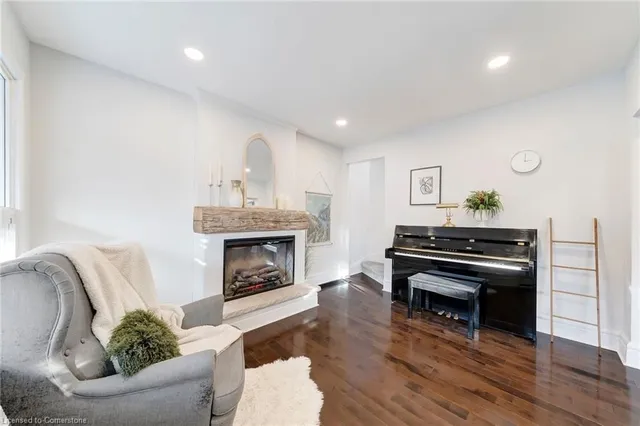 Additional image 3 of 21 East 19th St