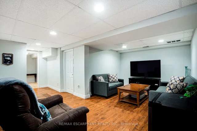 Additional image 31 of 31 Moss Blvd Unit 17