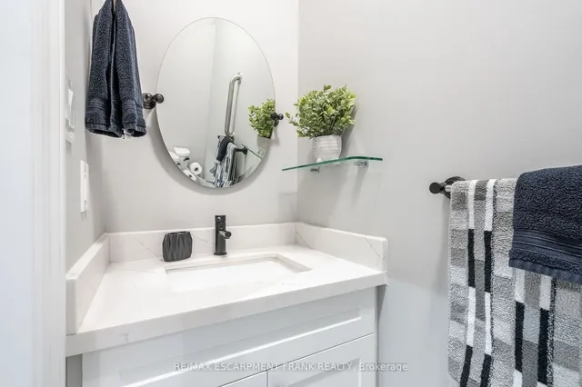 Additional image 16 of 8 CESAR Pl