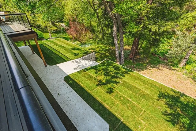 Additional image 40 of 829 FOREST GLEN Ave