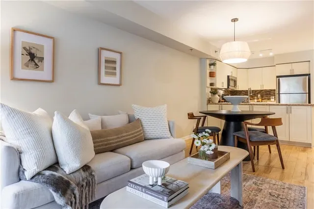 Additional image 3 of 3070 ROTARY Way Unit 122