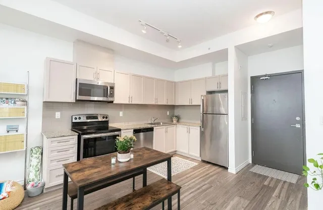 Additional image 9 of 1284 GUELPH Line Unit 417