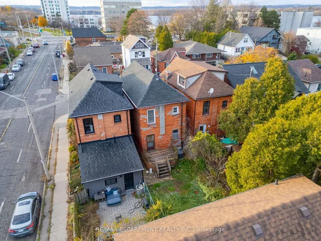 Additional image 20 of 528 Hughson St