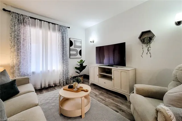 Additional image 10 of 67 Tragina Ave