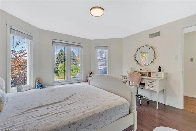 Additional image 29 of 196 Amberly Blvd