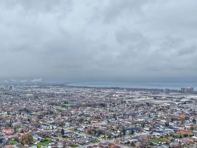 Additional image 28 of 23 Dynasty Ave Unit 4