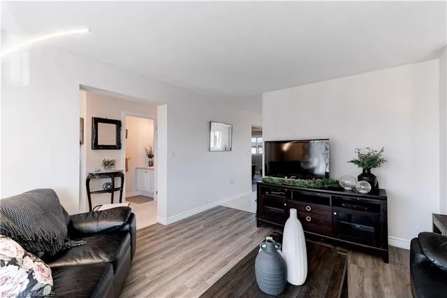 Additional image 11 of 145 Glenariff Dr