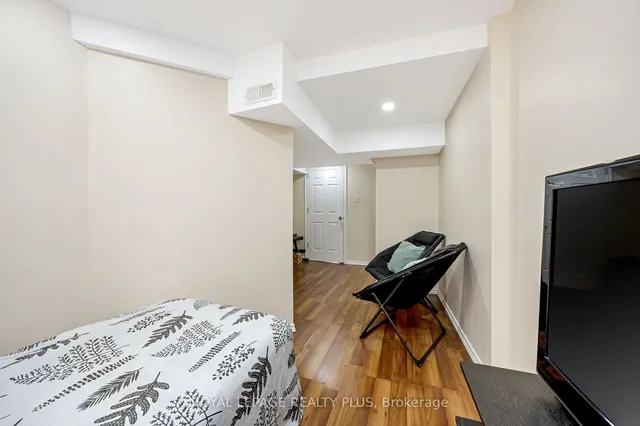 Additional image 38 of 1542 Gainer Cres