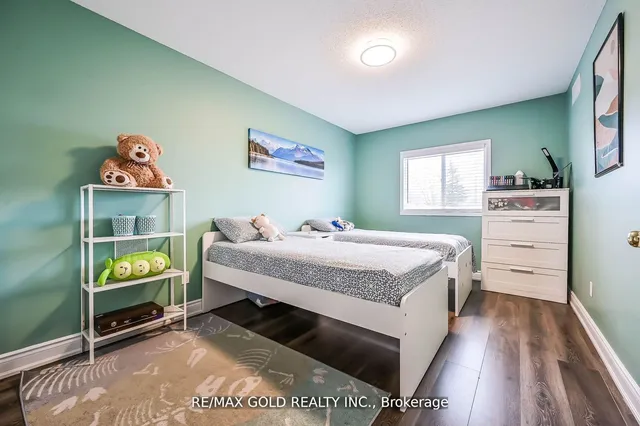 Additional image 31 of 56 Meadow Wood Cres