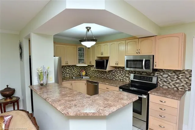 Additional image 16 of 851 Queenston Rd Unit 408