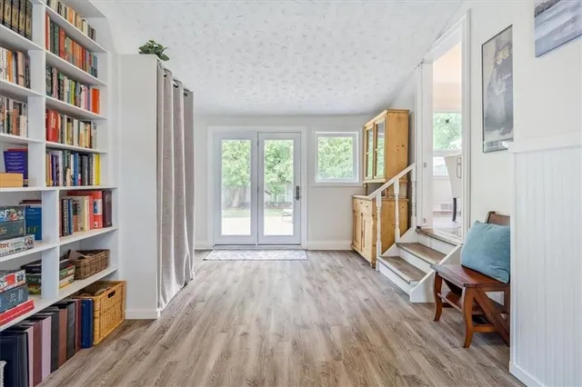 Additional image 13 of 971 BOOTHMAN Ave