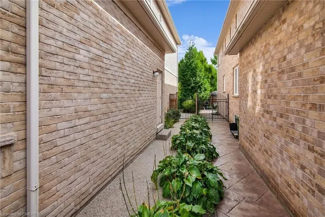 Additional image 47 of 4214 Amaletta Cres