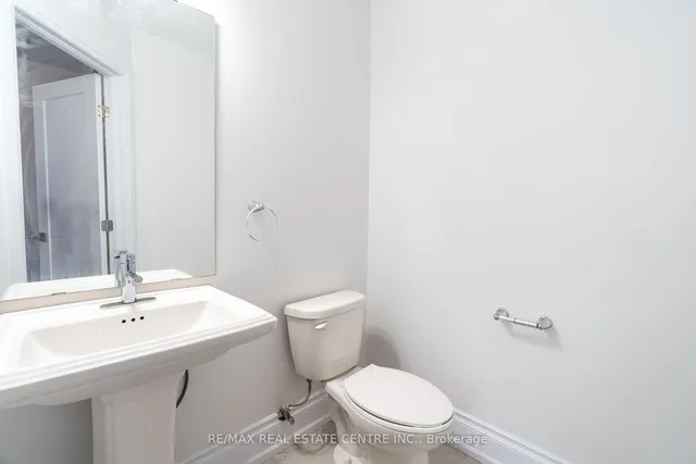 Additional image 22 of 2 Near Lane