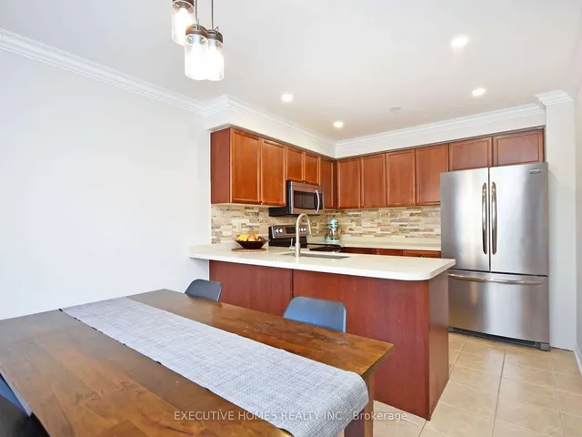 Additional image 8 of 1058 Bowring Cres