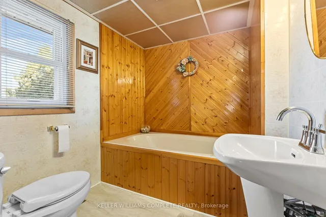 Additional image 24 of 11 FORD St