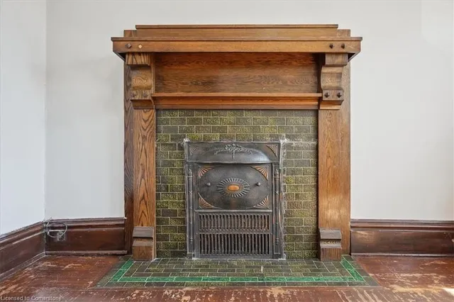 Additional image 22 of 76 Spadina Ave