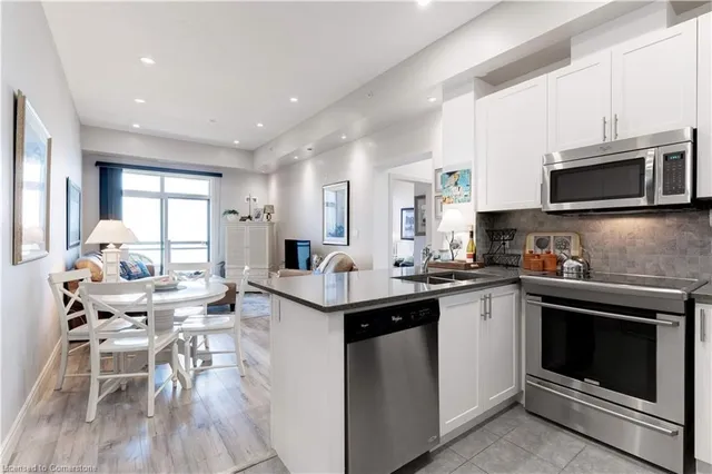 Additional image 18 of 35 Southshore Cres Unit 404