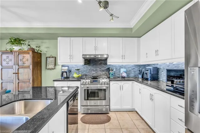 Additional image 17 of 515 North Service Rd Unit 23