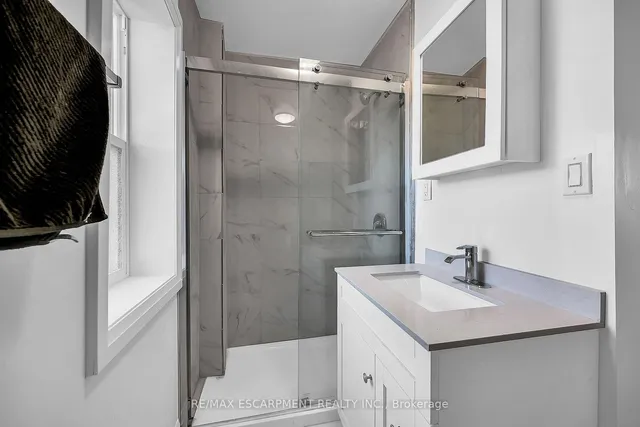 Additional image 24 of 346 Emerald St