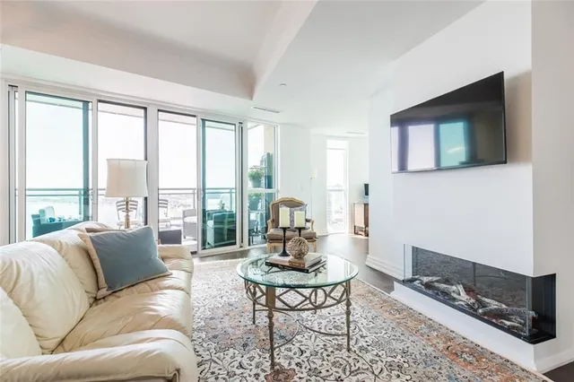 Additional image 15 of 2060 LAKESHORE Rd Unit 1401