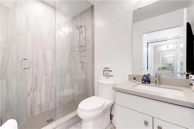 Additional image 24 of 2007 JAMES St Unit 1301