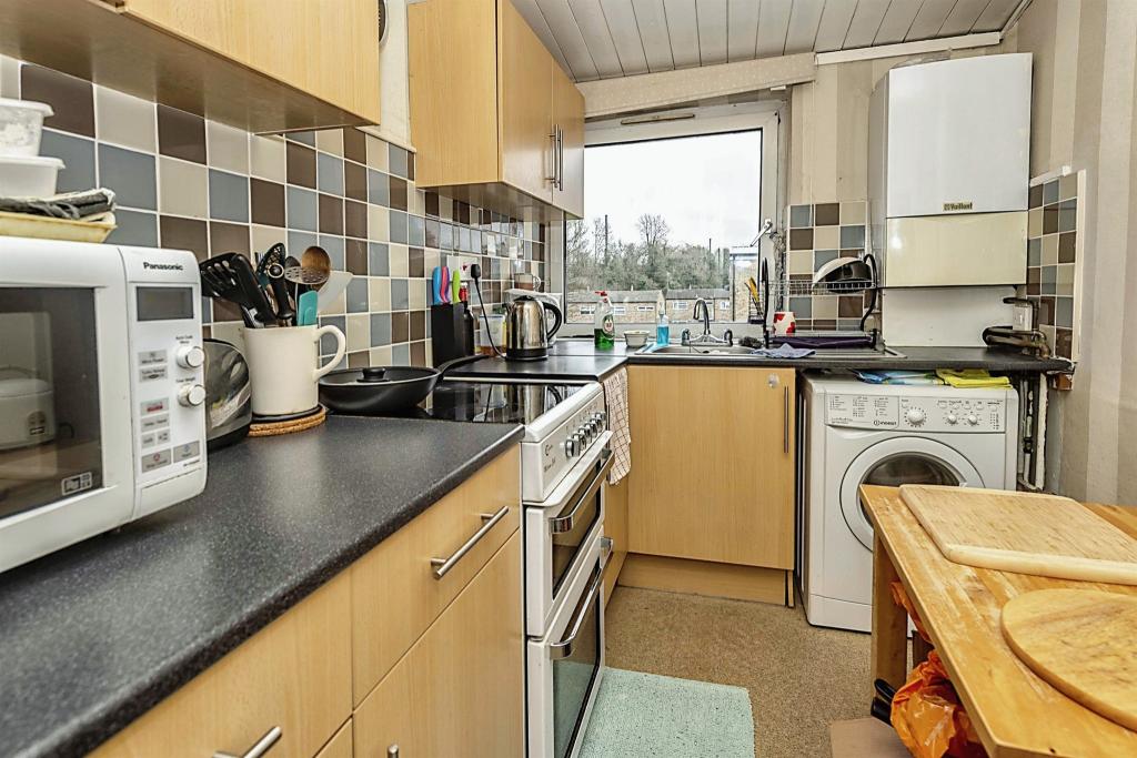 Additional image 6 of Bowling Close, Harpenden