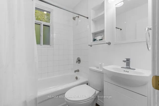 Additional image 8 of 34 SUMACH St