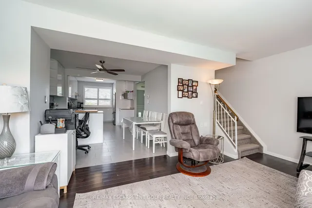 Additional image 21 of 202 LAVINA Cres Unit 10