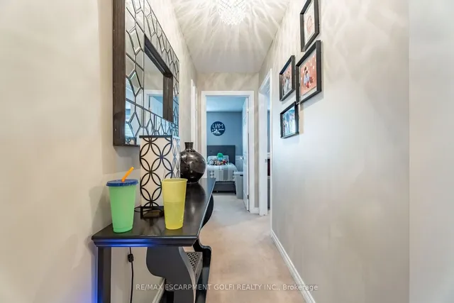 Additional image 20 of 49 Desoto Dr