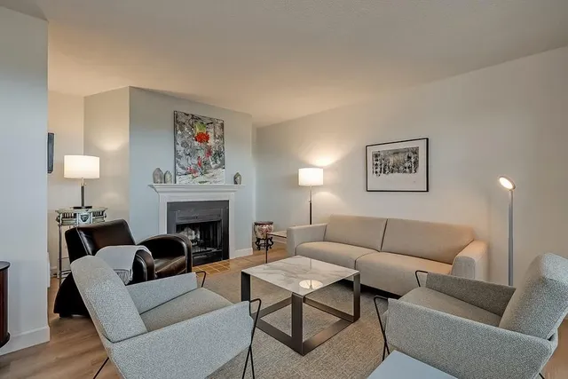 Additional image 12 of 700 DYNES Rd Unit 1003