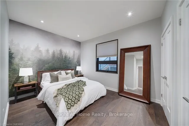 Additional image 14 of 868 DANFORTH Pl