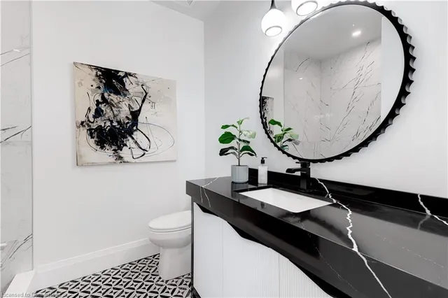 Additional image 33 of 2007 James St Unit 2201