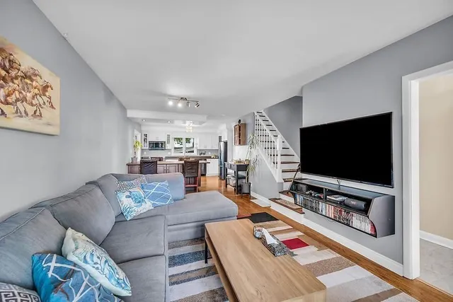 Additional image 12 of 2439 BARCLAY Rd