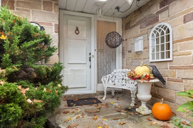 Additional image 16 of 53 Lovers Lane