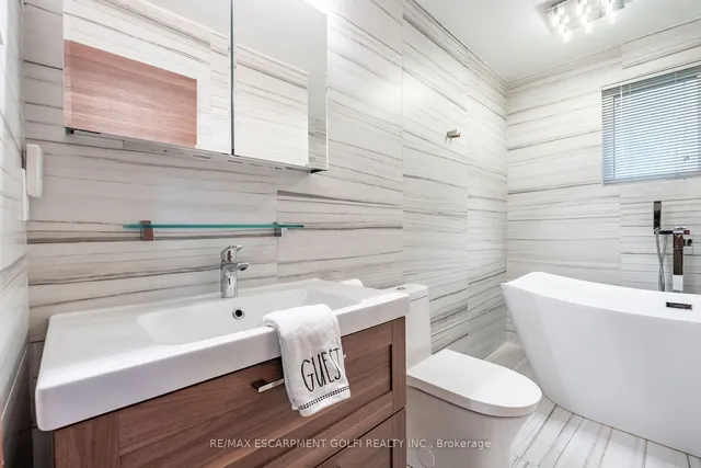 Additional image 24 of 46 VESPER Crt