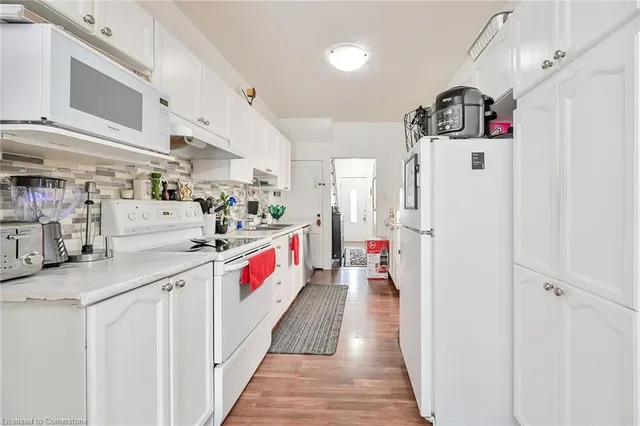 Additional image 11 of 17 Albemarle St