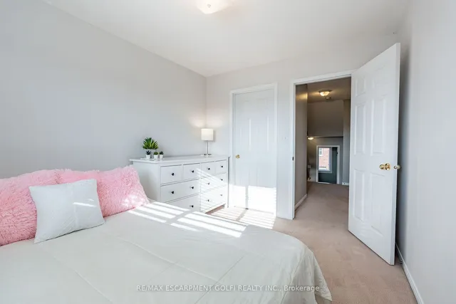 Additional image 20 of 800 PARAMOUNT Dr Unit 38