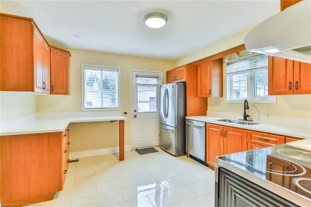 Additional image 12 of 214 Silverbirch Blvd