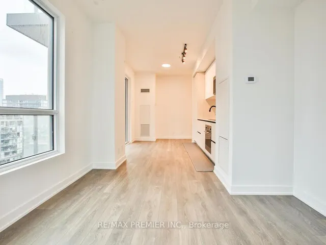 Additional image 10 of 108 Peter St Unit 1715