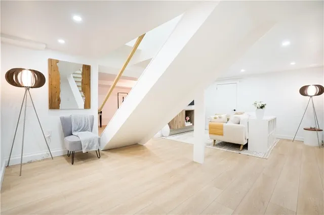 Additional image 49 of 2260 BRITANNIA Rd