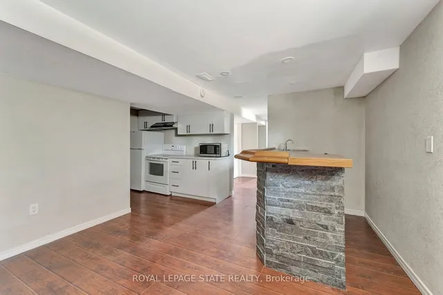 Additional image 24 of 2009 Brampton St